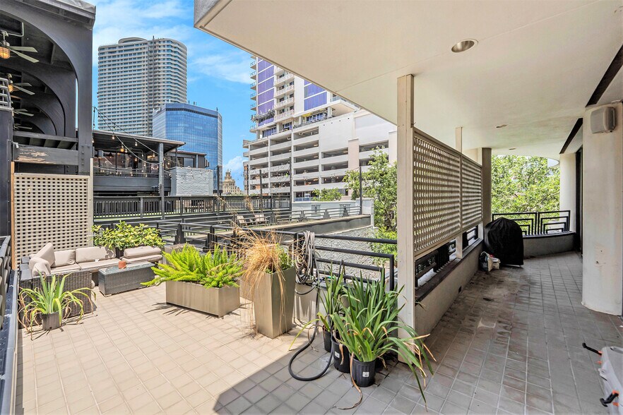 More Photos Of 240 1st Ave S, Saint Petersburg Loft Creative Space For Sale
