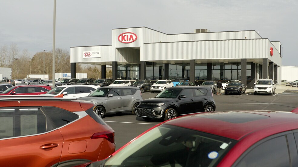 Primary Photo Of 5336 W Pike Plaza Rd, Indianapolis Auto Dealership For Sale