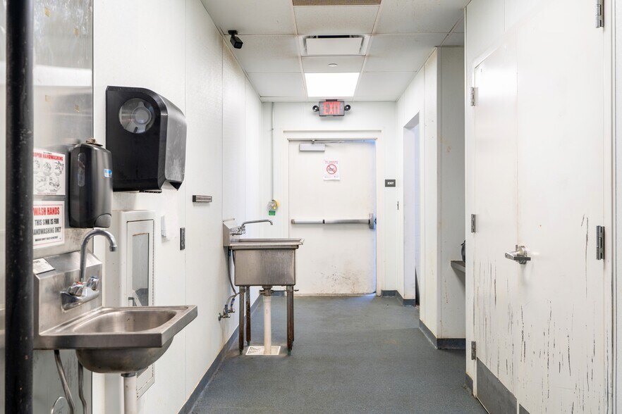 More Photos Of 6151 Trace Parkway Dr, Edwardsville Storefront For Lease