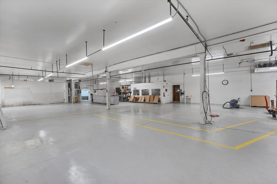 More Photos Of 602-620 Tacoma St, Allentown Manufacturing For Sale