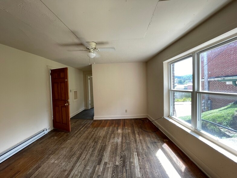 More Photos Of 271 Wallace Cir, Boone Apartments For Sale