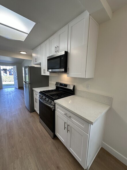 More Photos Of 2226 Voorhees Ave, Redondo Beach Apartments For Sale