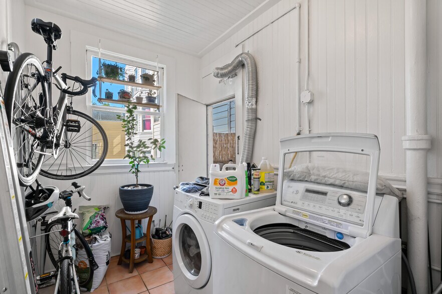 More Photos Of 123-127 Albion St, San Francisco Apartments For Sale