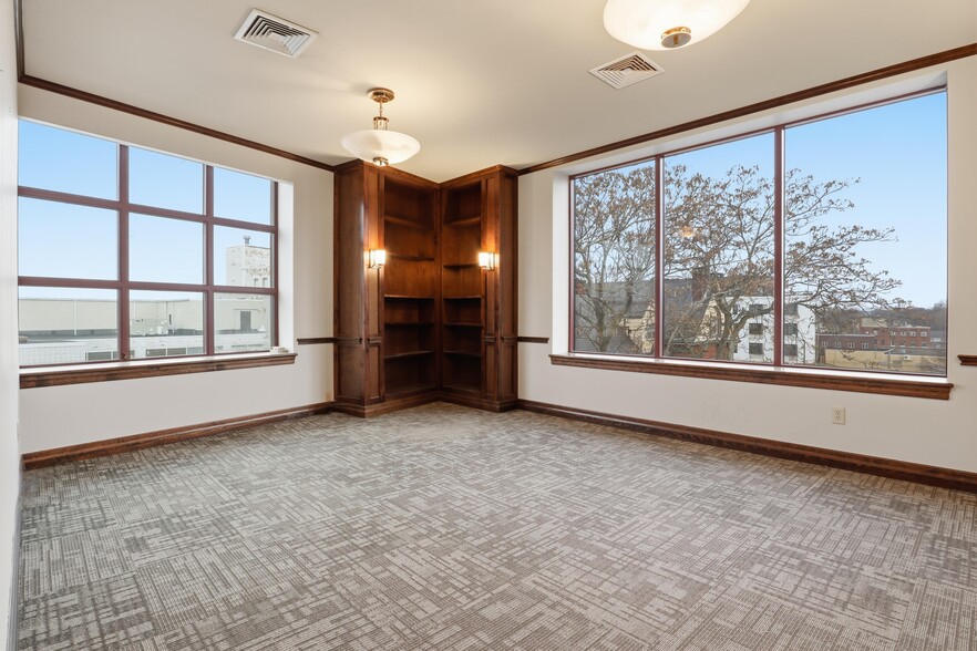 More Photos Of 11 Summer St, Buffalo Medical For Sale