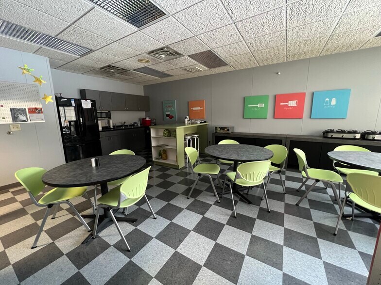 More Photos Of 14 Tri Park Way, Appleton Office For Sale