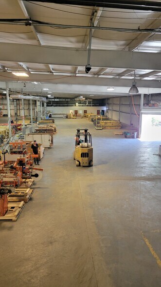 More Photos Of 270 Crossway Rd, Tallahassee Warehouse For Sale