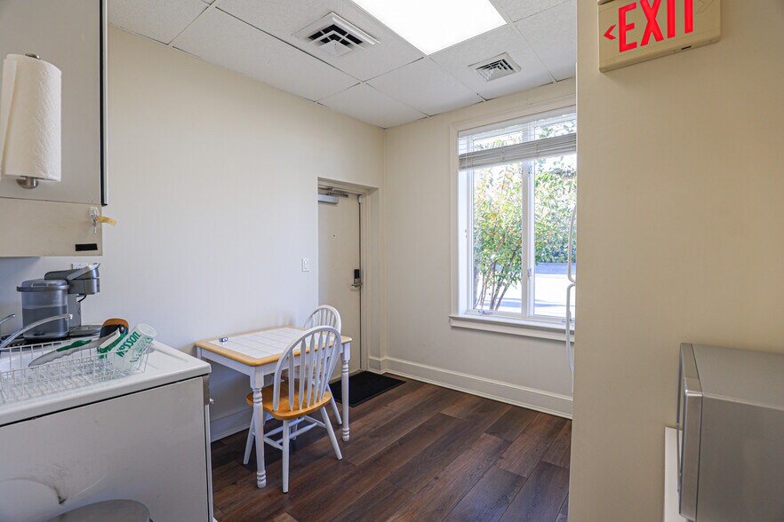 More Photos Of 630 Jefferson St, Paducah Office For Sale