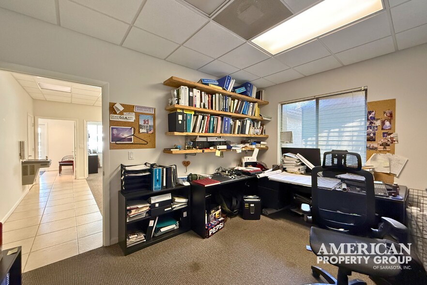 More Photos Of 7085 S Tamiami Trl, Sarasota Office For Sale