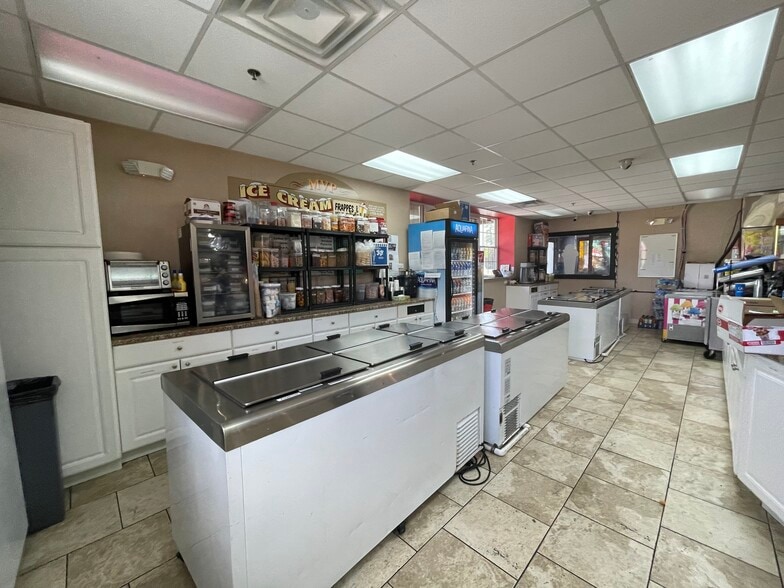 More Photos Of 2087 Main St, Tewksbury Freestanding For Sale