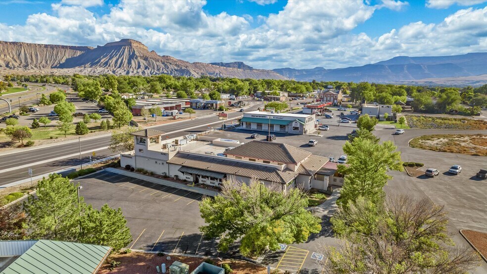 More Photos Of 3245 I-70 Business Loop, Clifton Restaurant For Sale