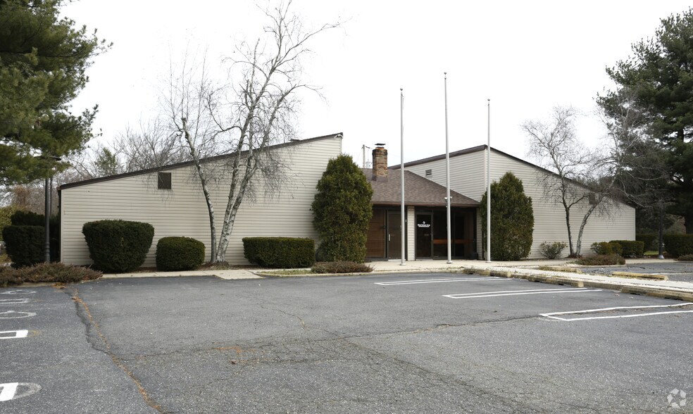 More Photos Of 469 Cranbury Rd, East Brunswick Office For Sale