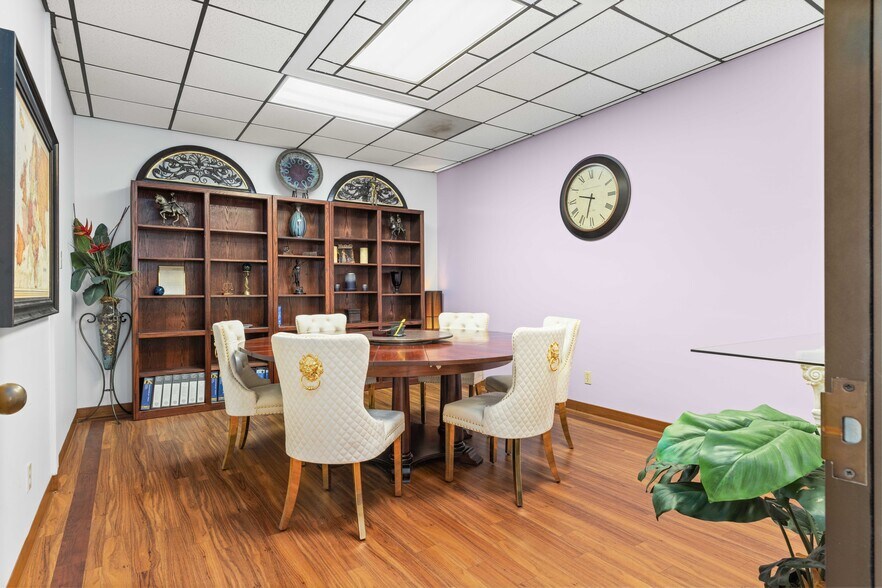 More Photos Of 17227 Mercury Dr, Houston Medical For Sale