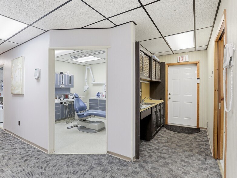 More Photos Of 408 N Keystone Ave, Sayre Healthcare For Sale