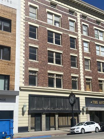 More Photos Of 922 4th Ave, Huntington Flex For Sale