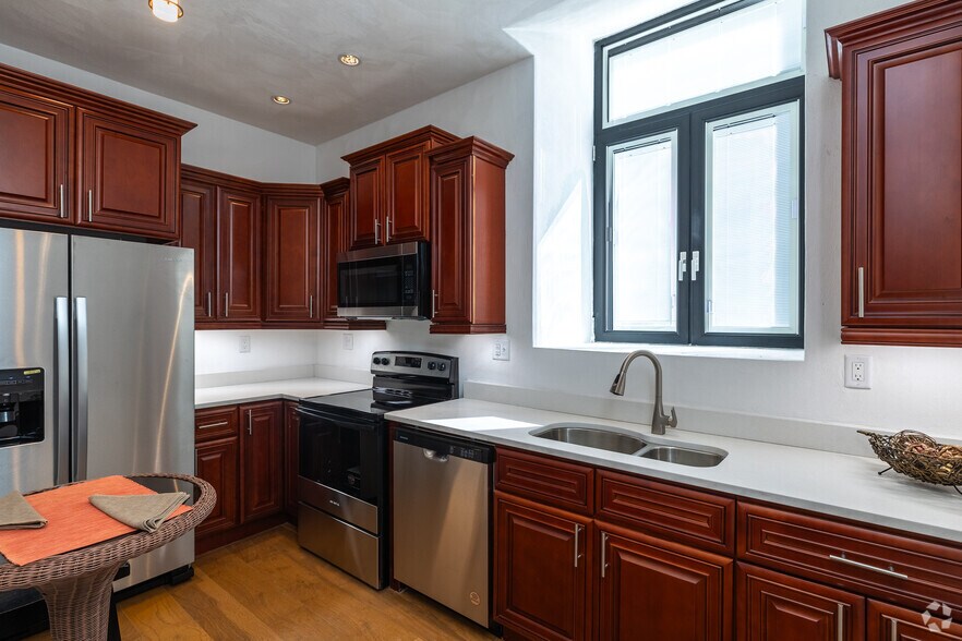 More Photos Of 3681 Lindell Blvd, Saint Louis Multifamily For Sale