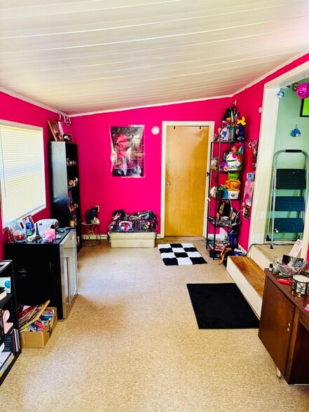 More Photos Of 10116 Lake Ave, Tampa Manufactured Housing Mobile Home Park For Sale