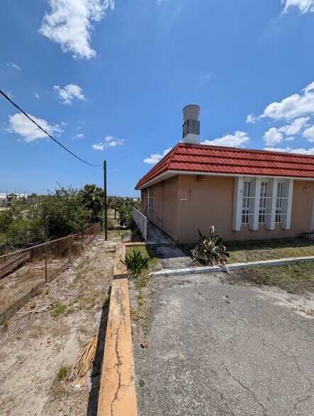 More Photos Of 812 N 7th St, Fort Pierce Medical For Lease