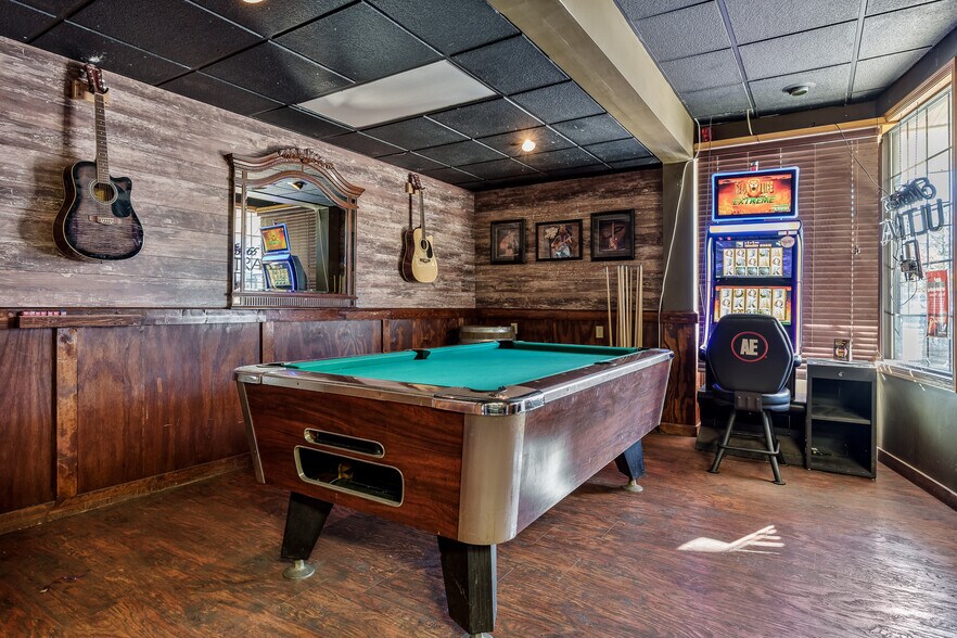 More Photos Of 209 W Main St, Genoa Bar For Sale