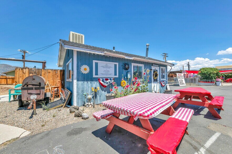 More Photos Of 198 Main St, Bridgeport Restaurant For Sale