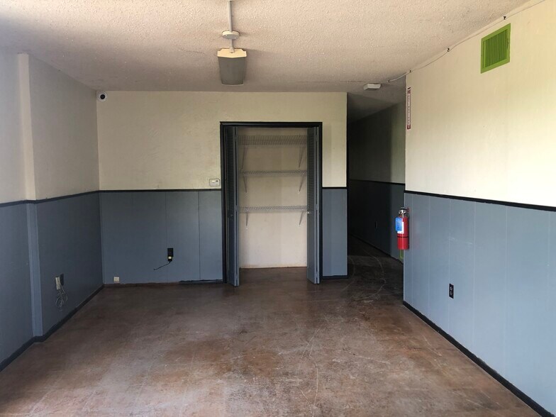 More Photos Of 11595 US Highway 181, San Antonio Service For Lease