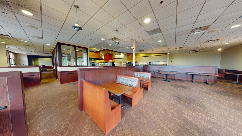 More Photos Of 320 Boardman Poland Rd, Youngstown General Retail For Sale