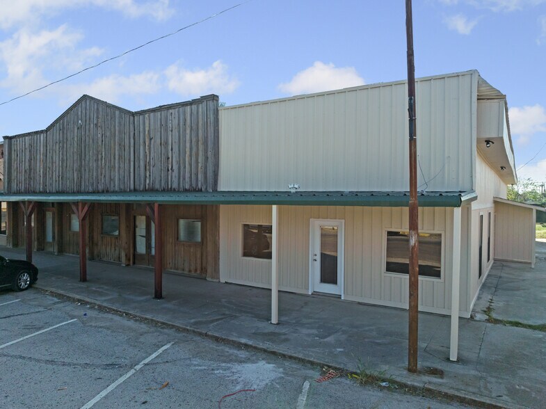 More Photos Of 109 W Main St, Itasca Storefront For Lease