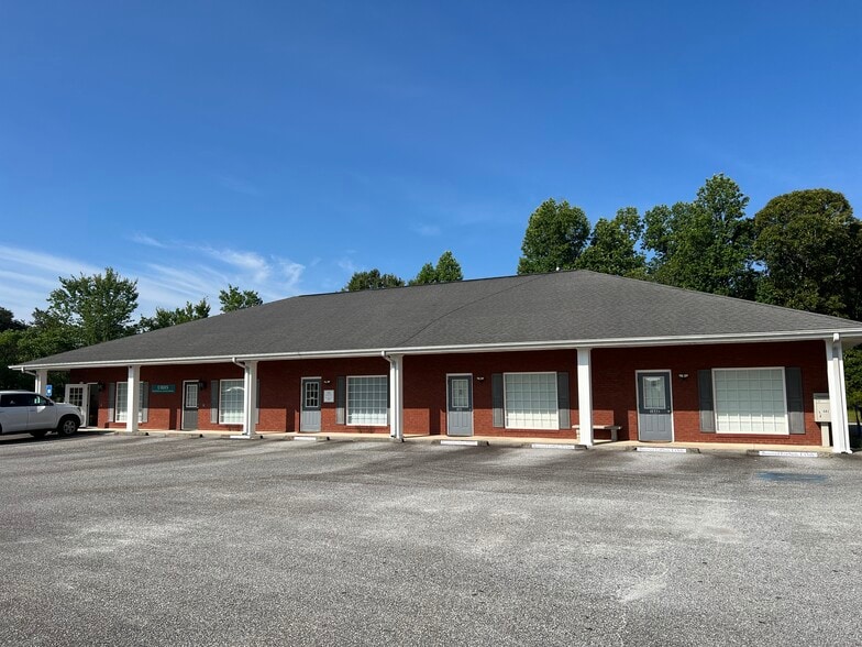 Primary Photo Of 166 Commerce Pky, Cornelia Office For Lease