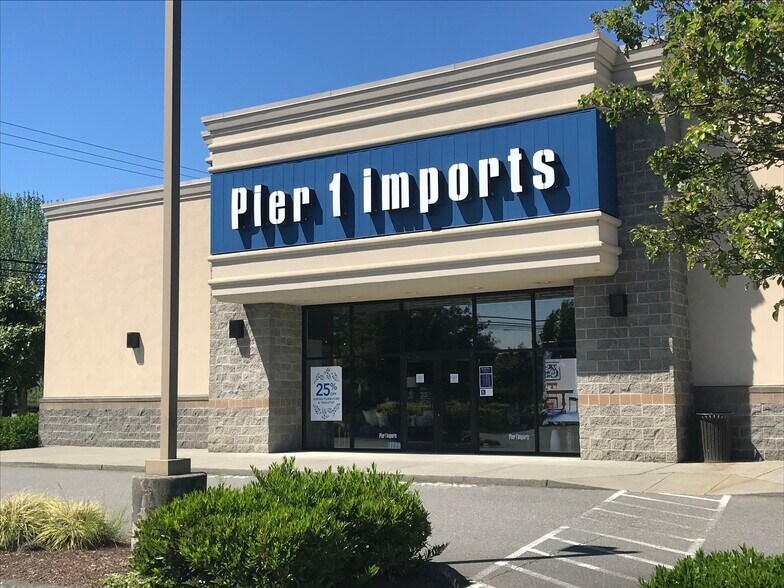 Primary Photo Of 1220 S Burlington Blvd, Burlington General Retail For Lease