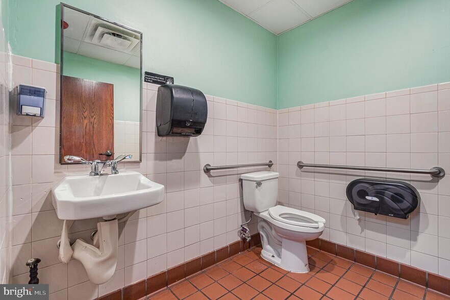 More Photos Of 132 W Main St, Westminster Restaurant For Sale