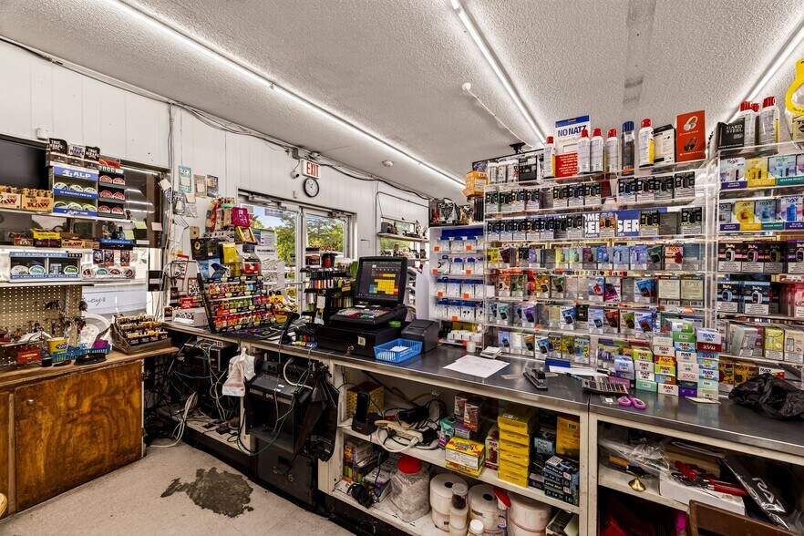 More Photos Of 6118 W Jim Bilton Blvd, Saint George Convenience Store For Sale