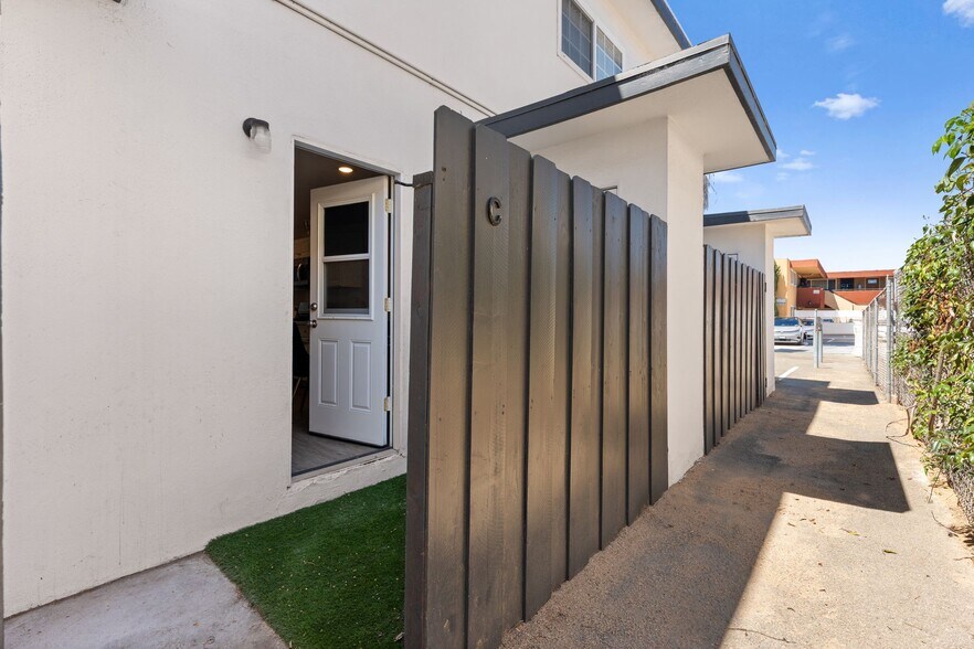 More Photos Of 595 7th St, Imperial Beach Apartments For Sale