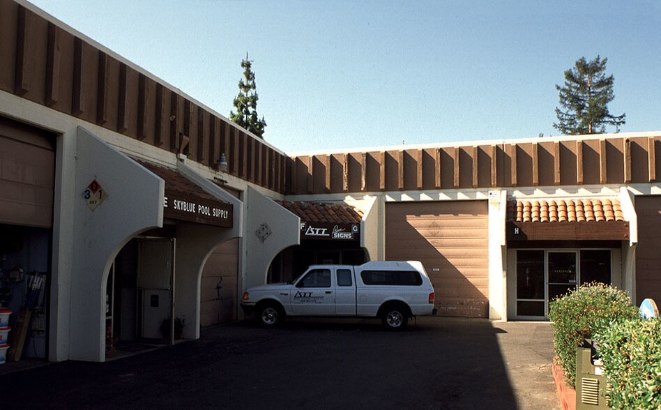 More Photos Of 805 University Ave, Los Gatos Warehouse For Lease