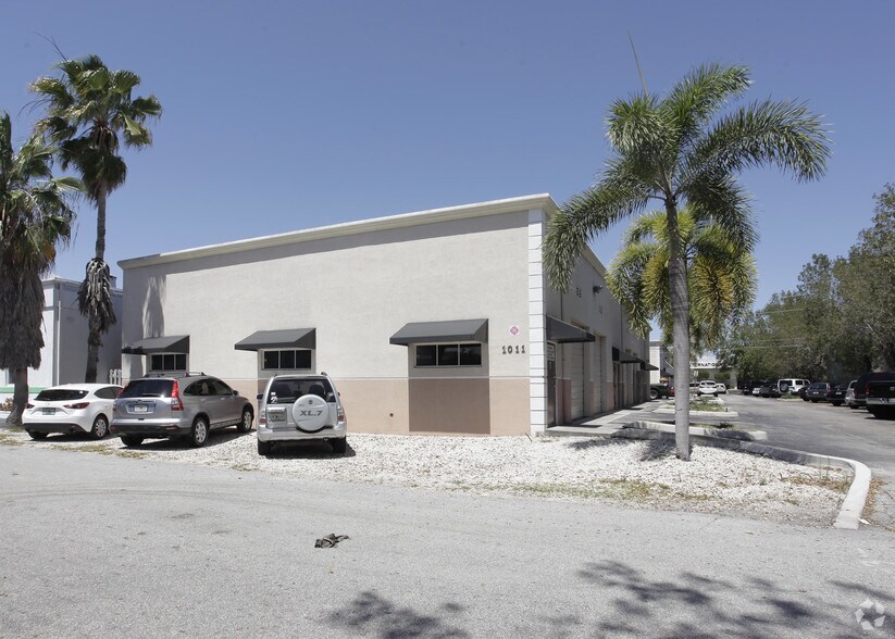 More Photos Of 1011 NW 51st St, Fort Lauderdale Light Distribution For Lease