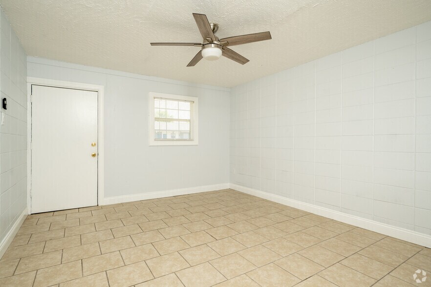 More Photos Of 700-712 N Jefferson St, Jackson Apartments For Sale