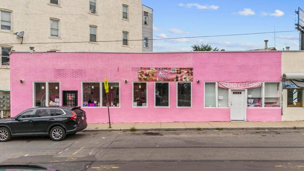 More Photos Of 868-872 Bank St, Waterbury Storefront Retail Residential For Sale
