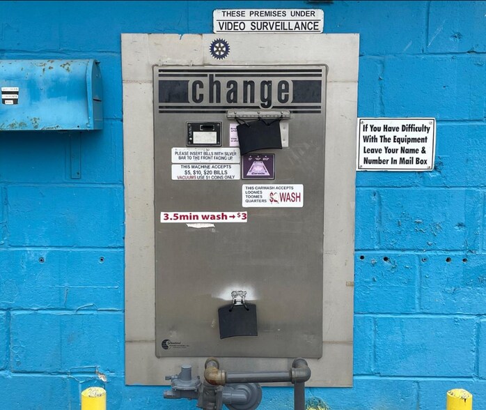 More Photos Of 99 Reach St, Uxbridge Carwash For Sale