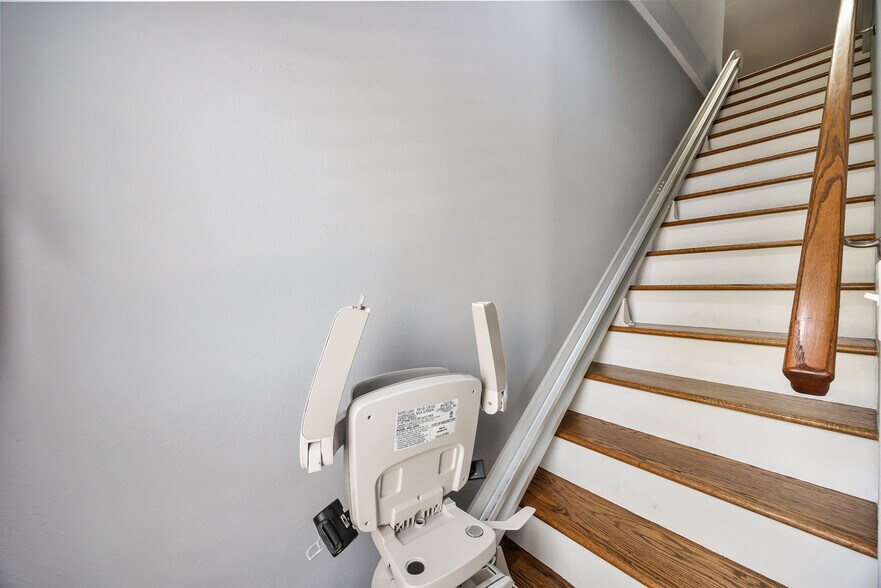 More Photos Of 203 N Alamo Rd, Rockwall Office For Sale