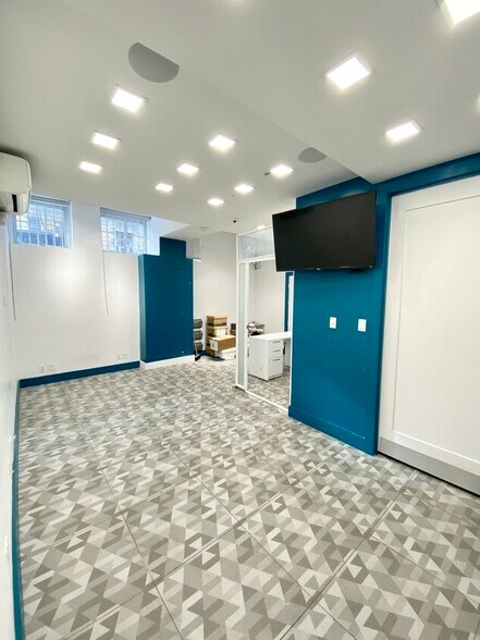 More Photos Of 381 S 5th St, Brooklyn Medical For Sale