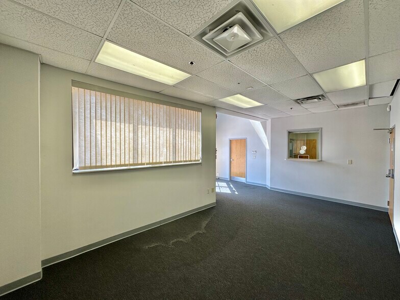 More Photos Of 1470 E Weisgarber Rd, Knoxville Light Distribution For Lease