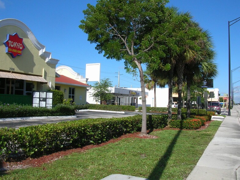 Primary Photo Of 1504-1538 E Commercial Blvd, Oakland Park Storefront Retail Office For Lease