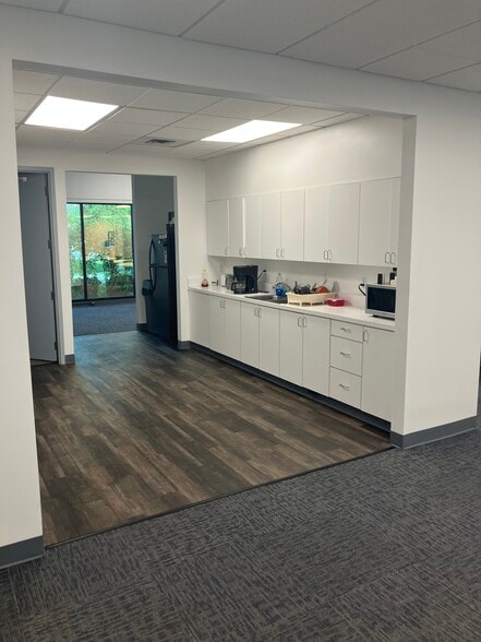 More Photos Of 9009 Springboro Pike, Miamisburg Office For Sale