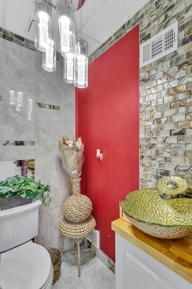 More Photos Of 7424 Washington Ave, Pittsburgh Office For Lease