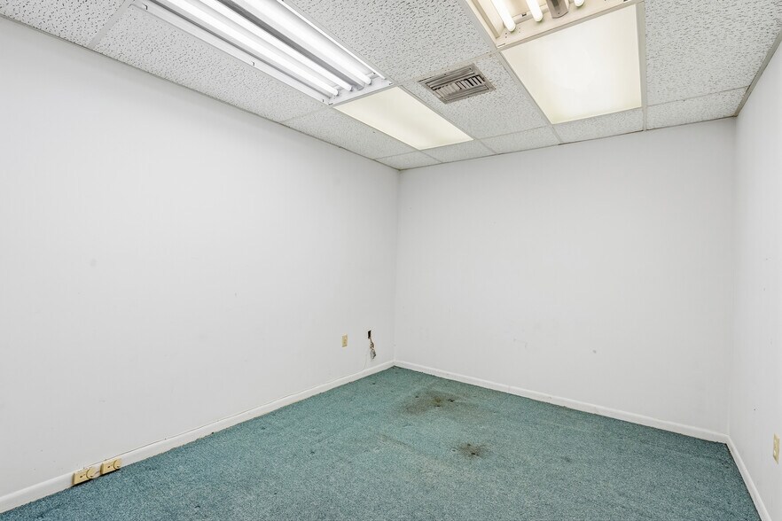 More Photos Of 2145 15th Ave, Vero Beach Office For Sale