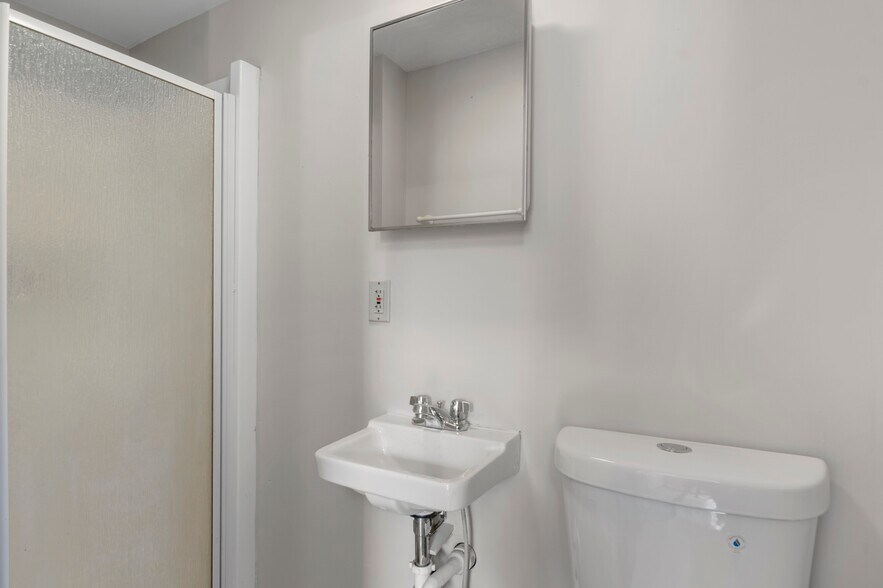 More Photos Of 4 Elm St, Lancaster Apartments For Sale