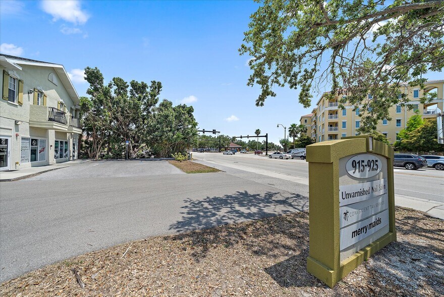 More Photos Of 925 Tamiami Trl S, Venice Storefront Retail Residential For Sale