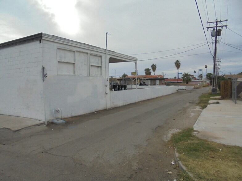 More Photos Of 945 E Hobsonway, Blythe Auto Dealership For Sale