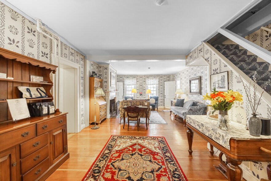 More Photos Of 40 Union St, Blue Hill Hospitality For Sale