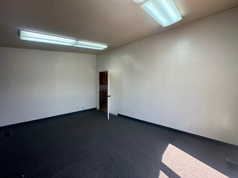 More Photos Of 801 15th St, Modesto Office For Lease