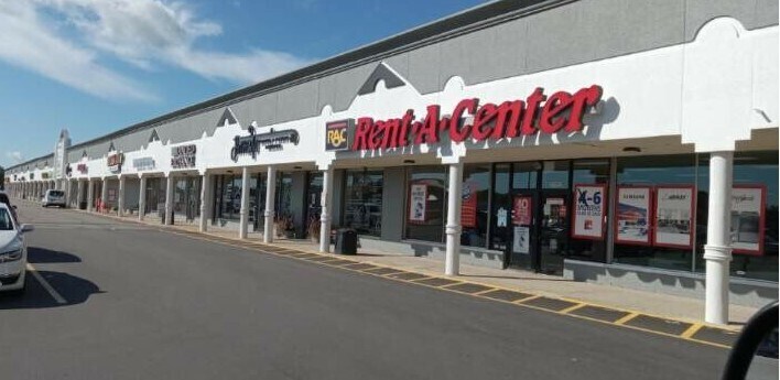 More Photos Of 1502-1584 N State St, Greenfield Unknown For Lease