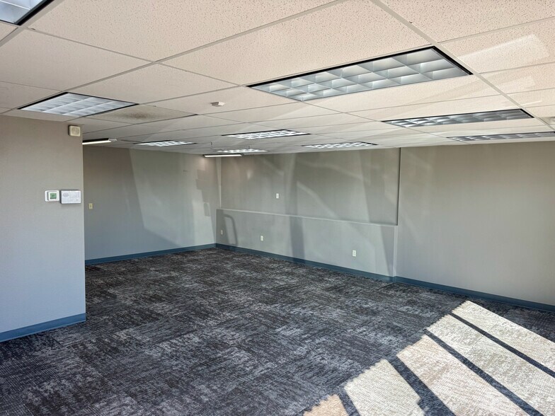 More Photos Of 1020 Ford St, Colorado Springs Showroom For Lease